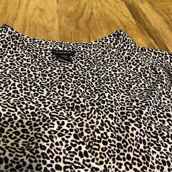 Torrid White Black Leopard Print Lightweight Sheer Long Sleeve Top Womens Size 2 - Picture 5 of 11